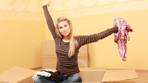 How to pack clothes when moving house